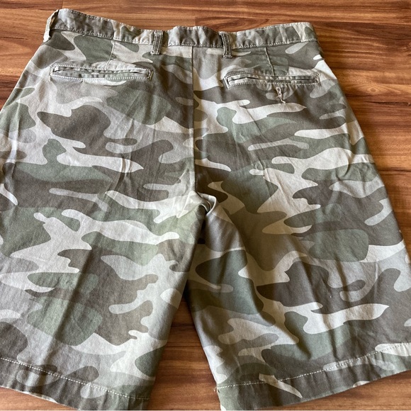 Men’s George Camo Shorts - Picture 2 of 3